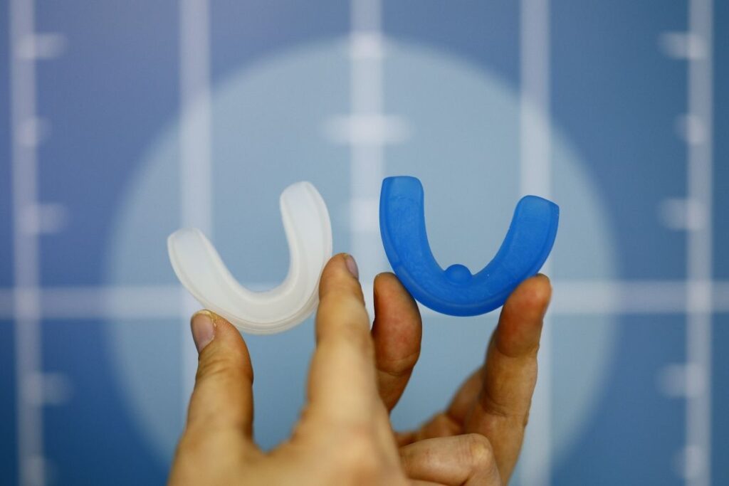 Zwei Balancer vor Posturologischer Tafel